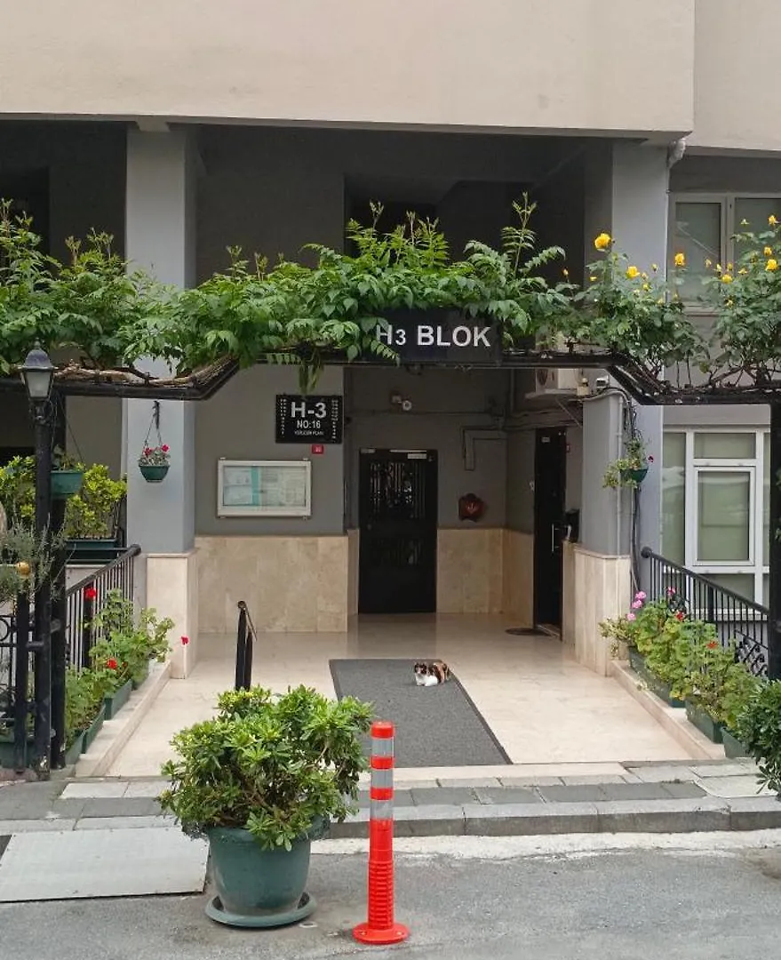 Green Garden View Apartment Near Zorlu Center Istanbul